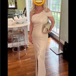 TERI JON BY RICKIE FREEMAN GOLD GOWN